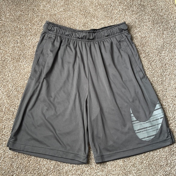 Men’s Nike Dri-Fit Shorts - Picture 1 of 4